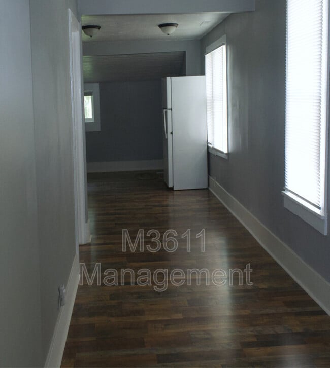 Building Photo - 820 Charleston St
