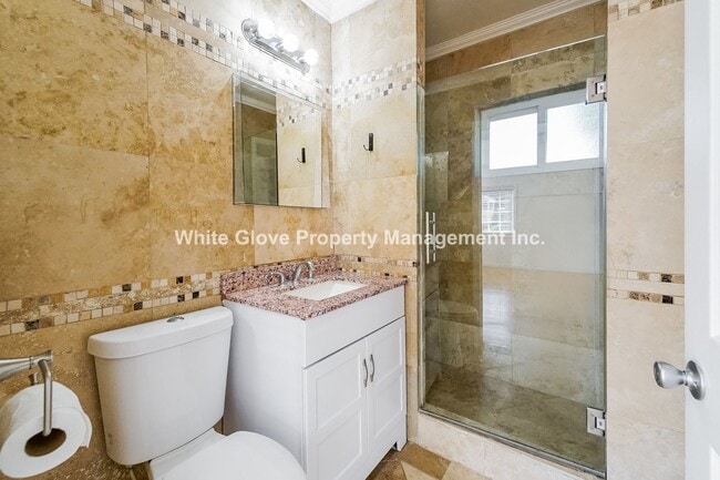 Building Photo - Remodeled 1924 3 Bedroom LA Home
