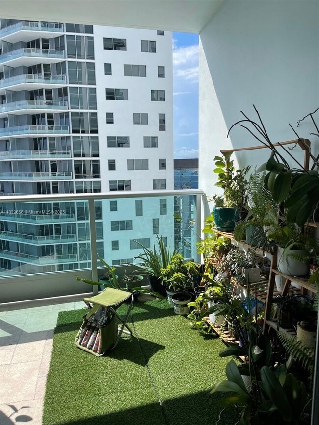 Building Photo - 1331 Brickell Bay Dr