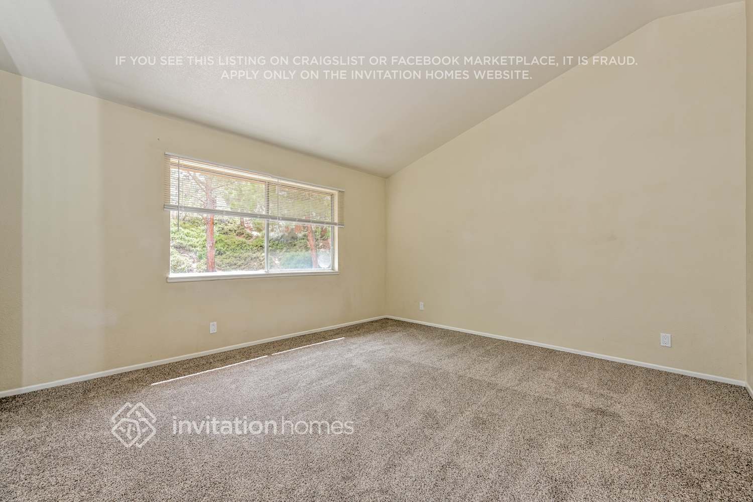 Building Photo - 39201 Chalfont Ln