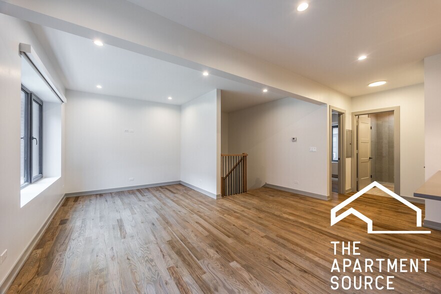 Building Photo - 1330 W Estes Ave