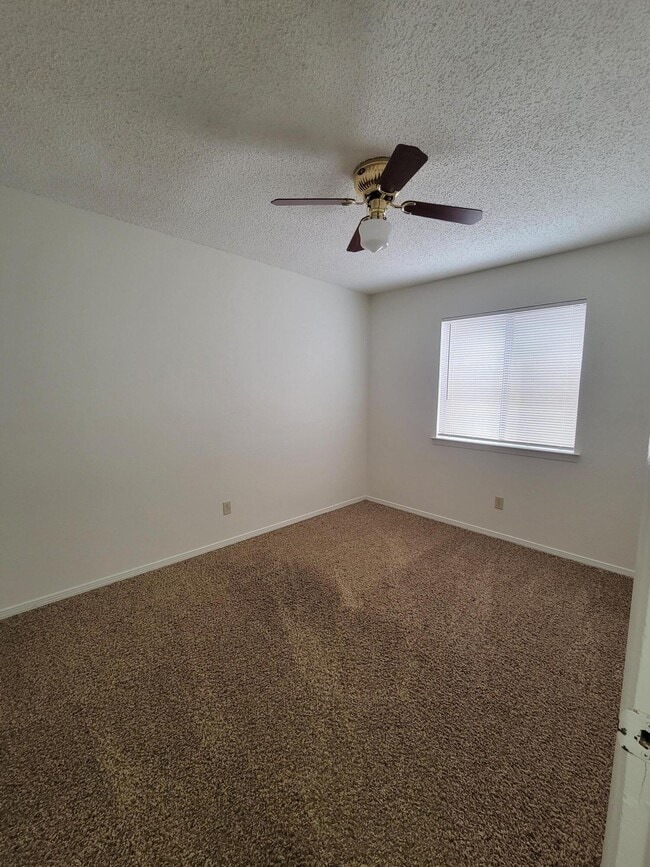 Building Photo - 7716 Iroquois Dr