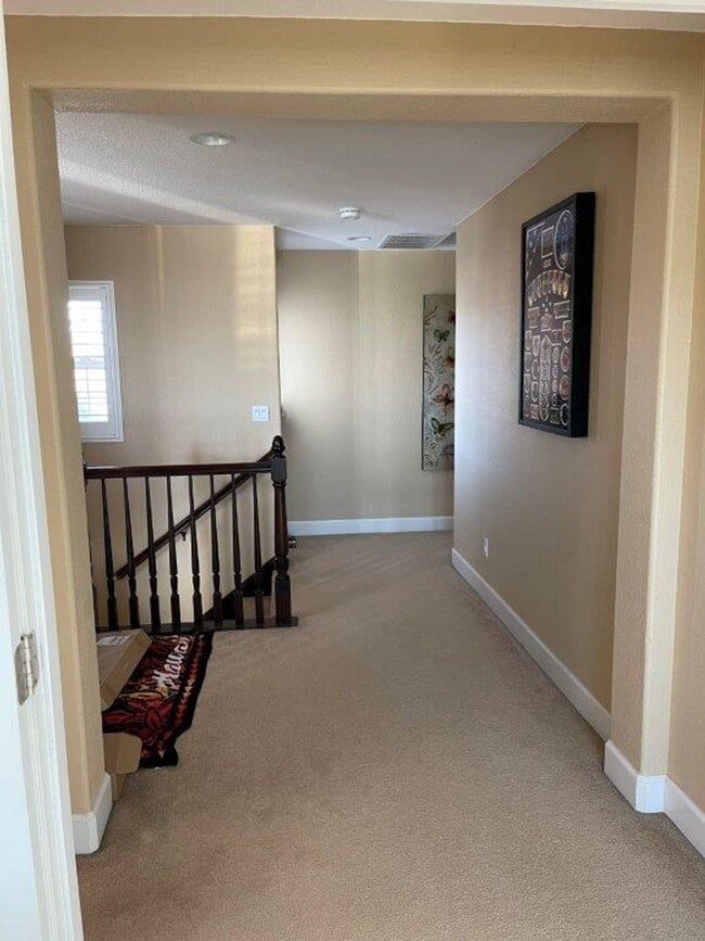 Building Photo - NEWER MODERN HOME BEHIND KAISER VACAVILLE *STAR RENTALS