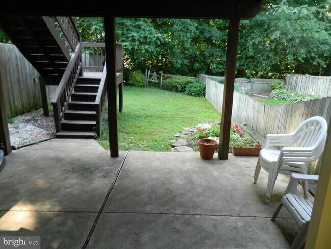 Building Photo - 1321 Merry Hill Ct