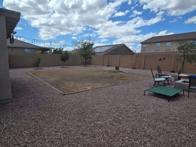 Building Photo - 2 story 3-bed, 2-bath home in San Tan Valley!