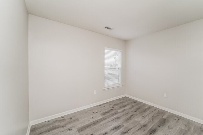 Building Photo - 507 Waterlemon Way