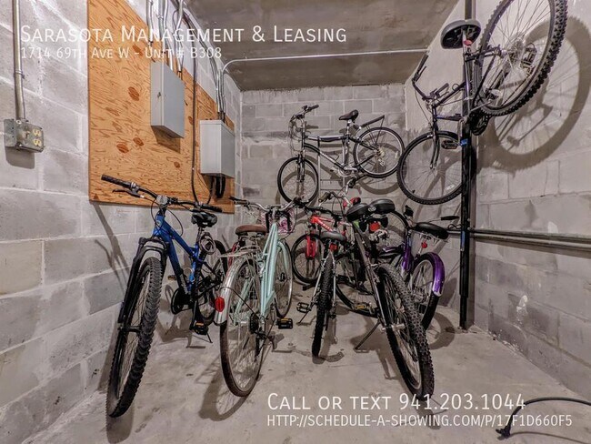 Building Photo - 1714 69th Ave W