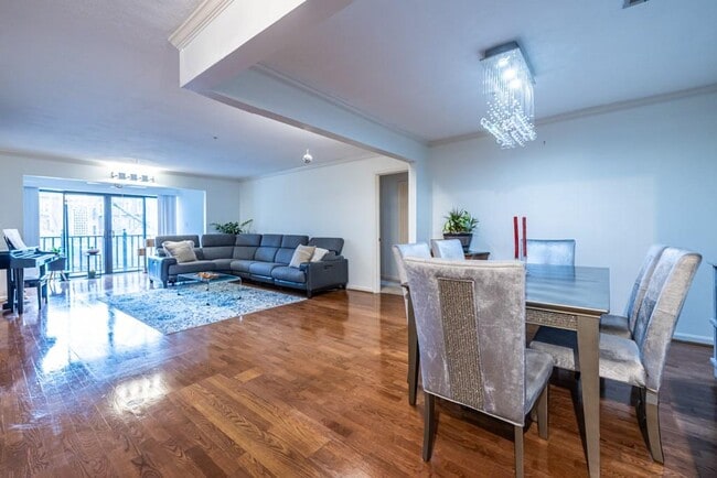 Building Photo - 27301 Plantation Dr NE