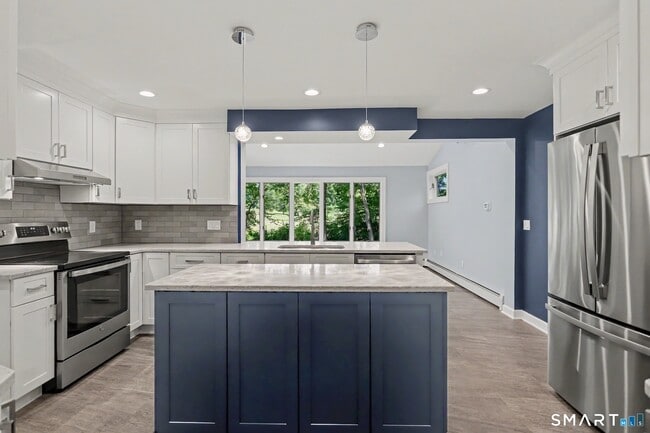 Building Photo - 145 Casmir Dr