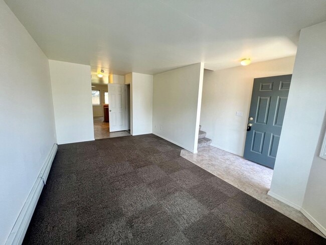 Building Photo - Lovely 2 Bedroom Condo with Washer/Dryer Available for Rent!