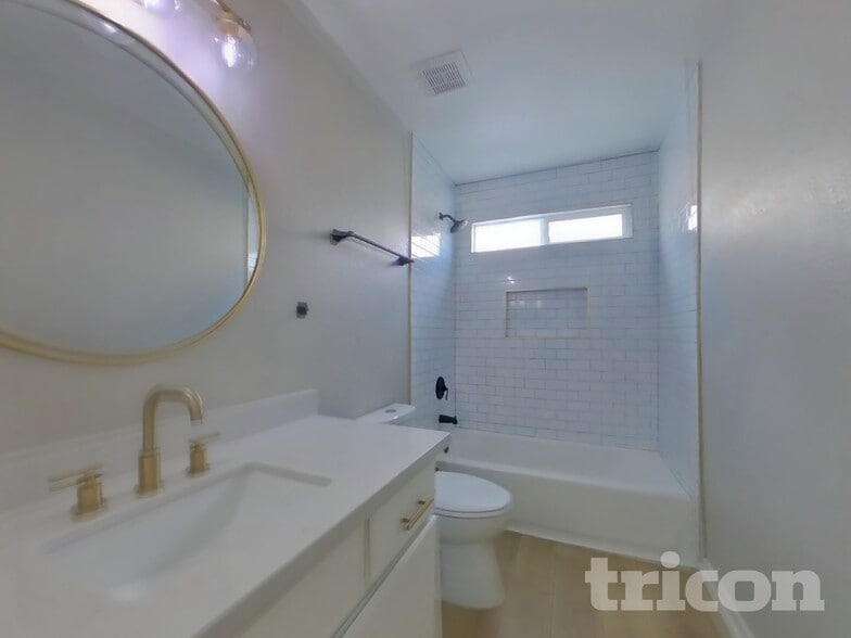 Building Photo - 1934 E Kent Ave