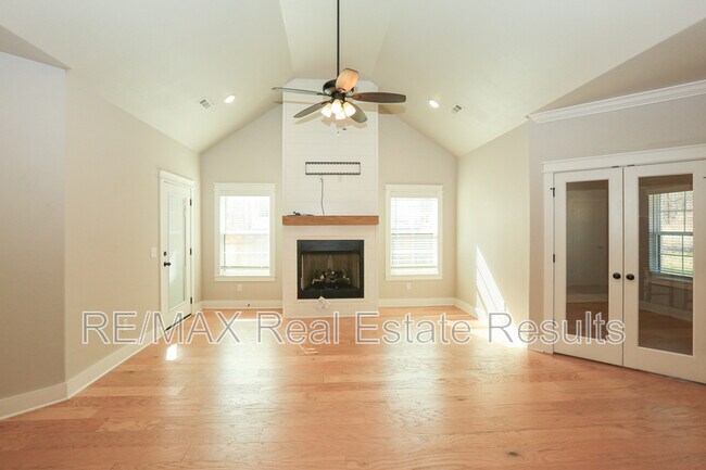 Building Photo - 10 Latheron Pl