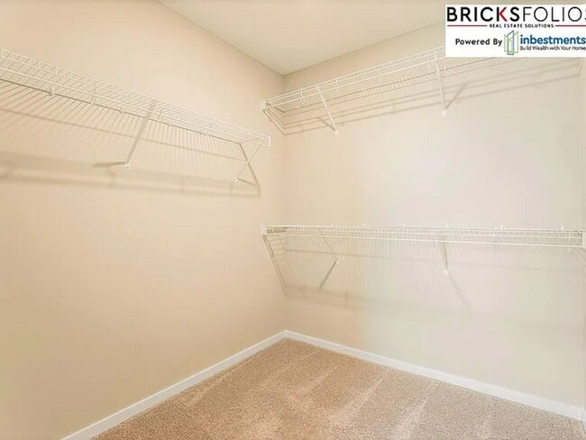 Building Photo - Puyallup's Hidden Gem: Experience the Warm...