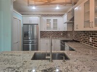 Building Photo - 921 Marine Dr