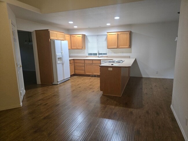 Building Photo - 3 bed 2 bath Home for Rent in Grants Pass