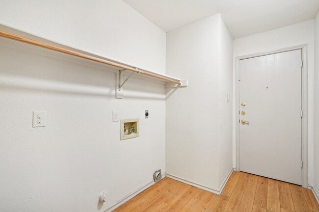 Building Photo - FALL INTO A NEW HOME WITH OUR MOVE-IN SPEC...