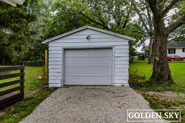 Building Photo - 403 W Weber Dr