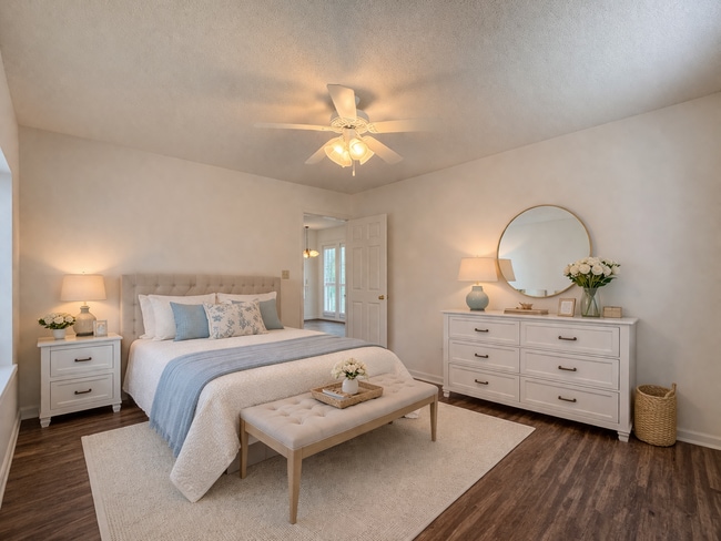 Building Photo - 7 Clayton Ln