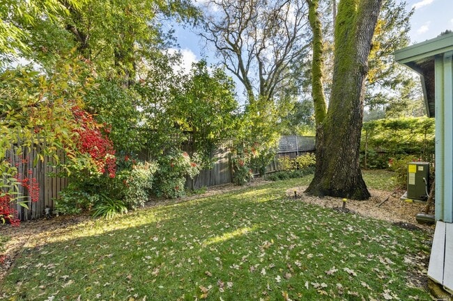 Building Photo - 22 Brennfleck Ave