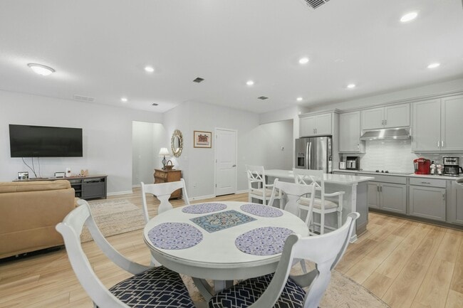 Building Photo - 5584 SW 85th Ave Rd