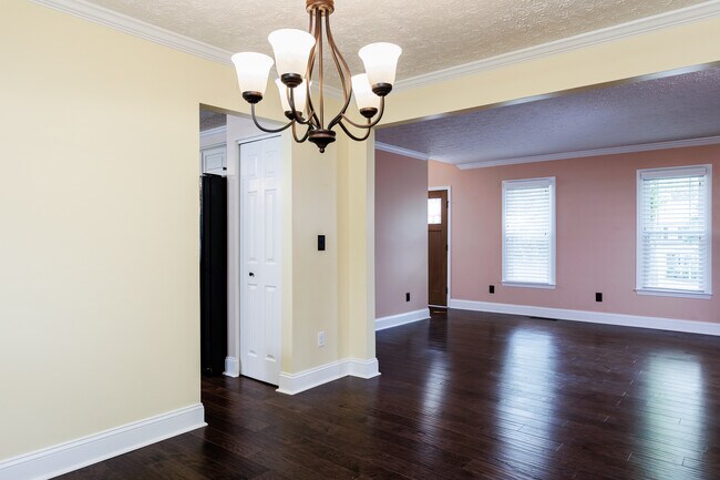 Building Photo - 206 Maumee Ct