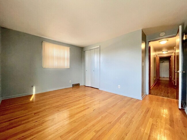 Building Photo - 5366 Effingham Dr SE