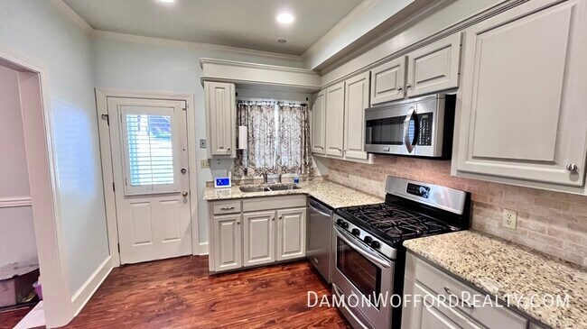 Building Photo - 1707 Pine St