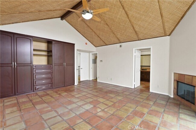 Building Photo - 6031 Shadowbrook Cir