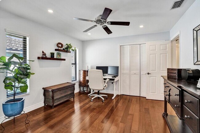 Building Photo - Boca Raton Beautifully Updated 4 Bedroom Pool Home