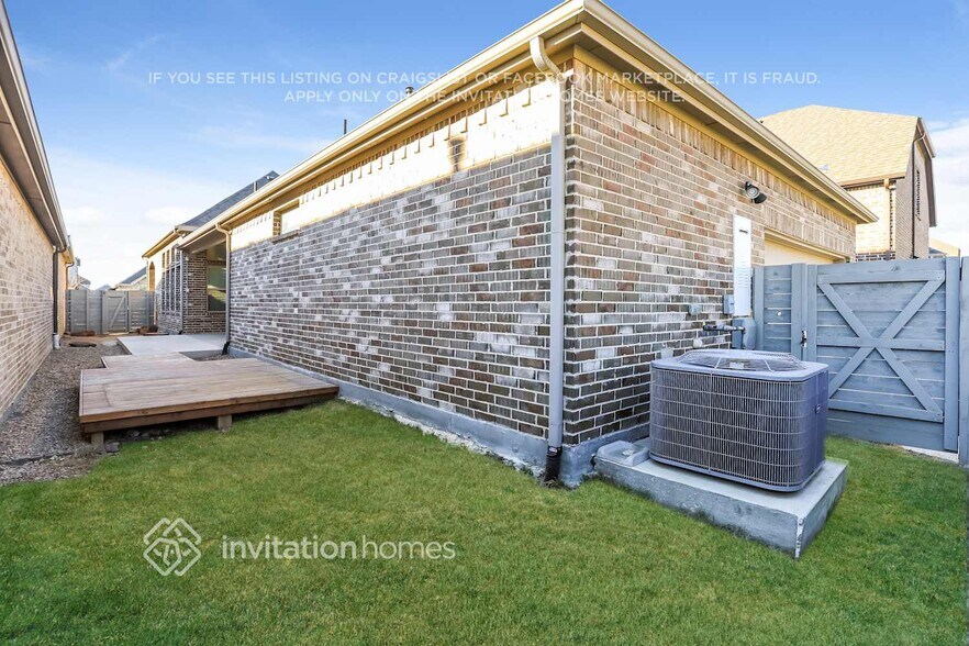 Building Photo - 708 Boardwalk Way