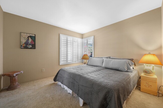 Building Photo - 11 Ronda Dr