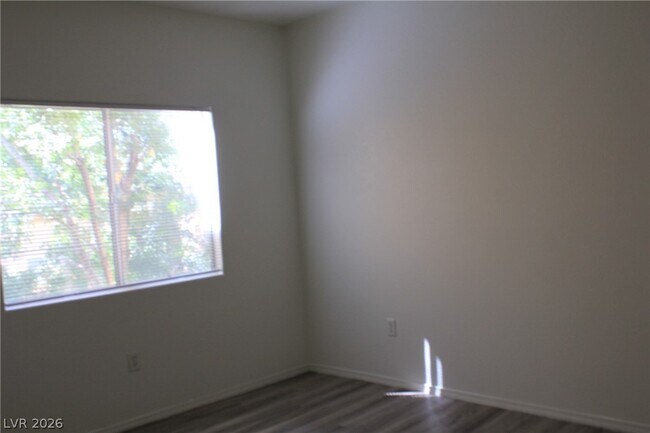 Building Photo - 1050 E Cactus Ave