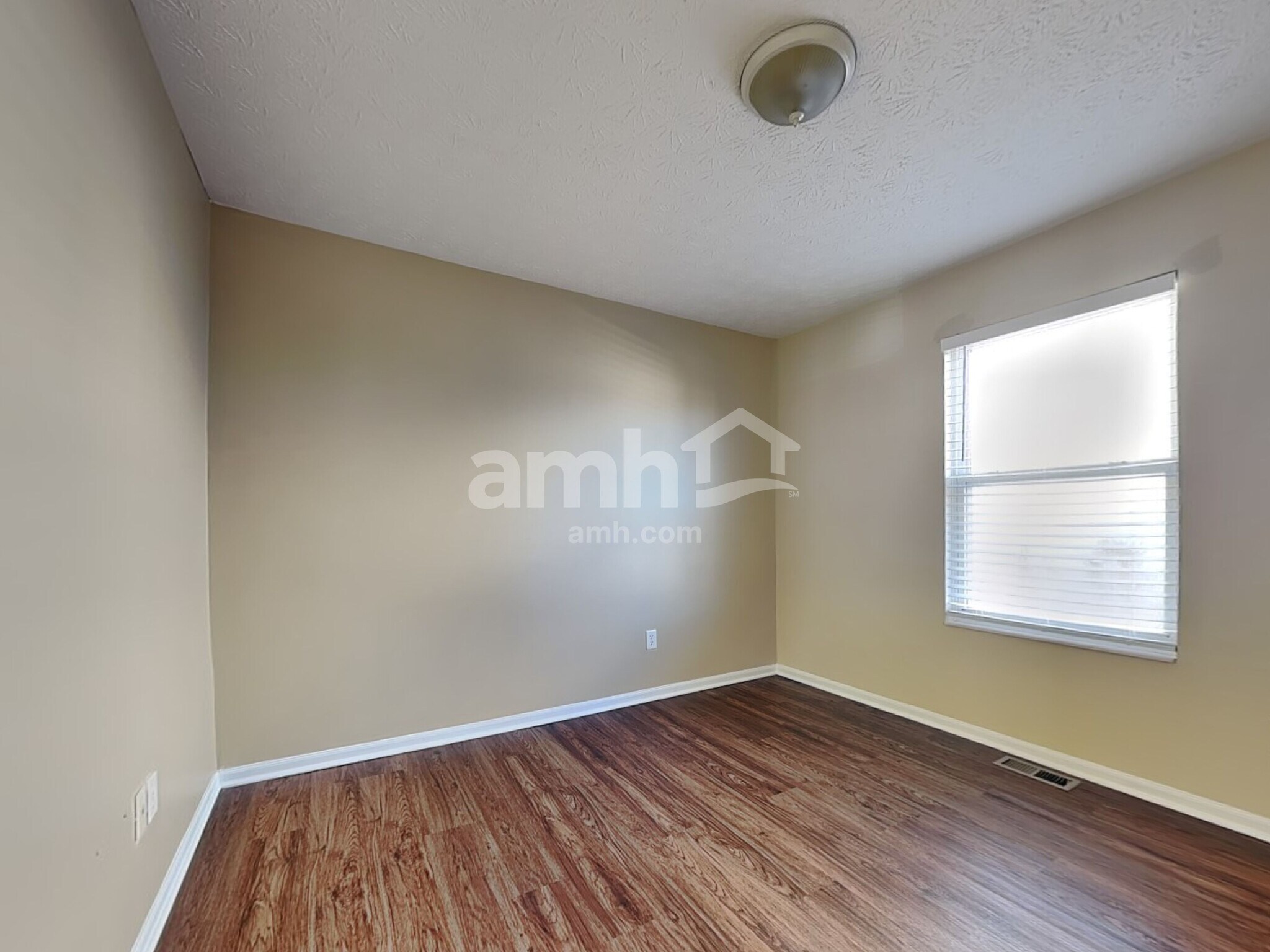 Building Photo - 427 Kreider Dr