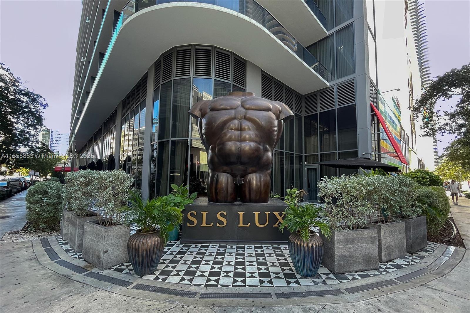 Building Photo - 801 S Miami Ave