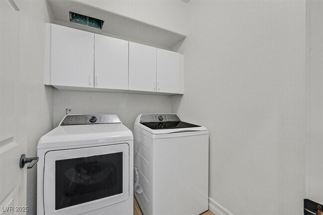 Building Photo - 7554 Catalina Harbor St