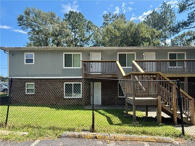 Primary Photo - 6077 Pine St