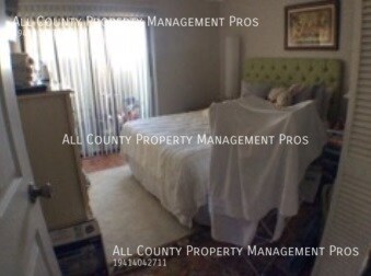 Building Photo - First Floor/Pet Friendly/Pool/GREAT Location