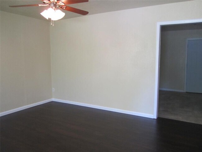 Building Photo - 1530 Melrose Dr