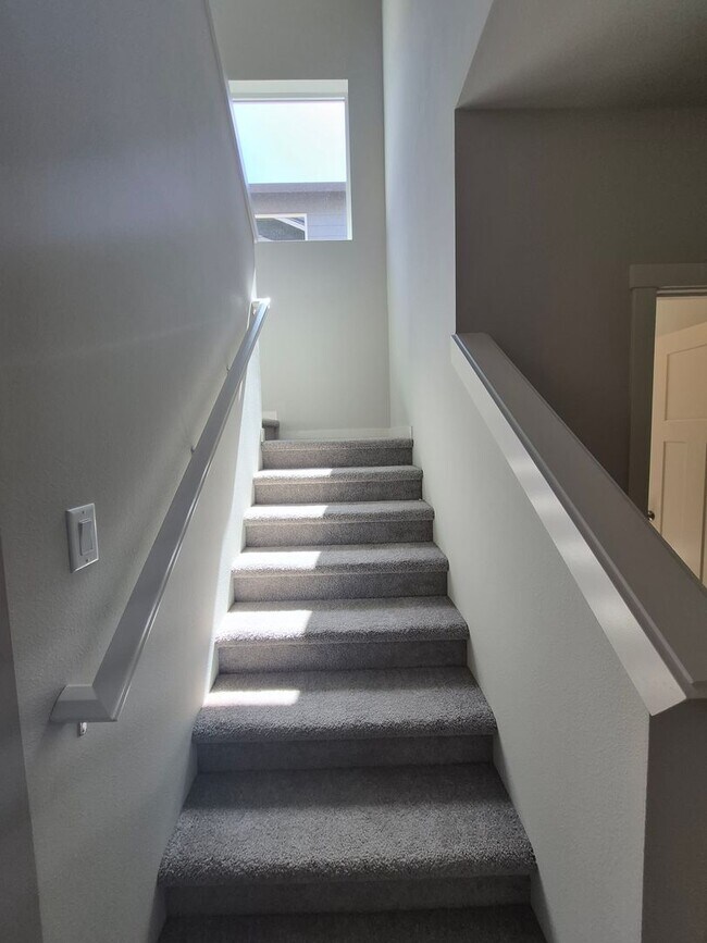 Building Photo - NEW - 4 BR/2.5 BA Plus office in Acadia Pointe