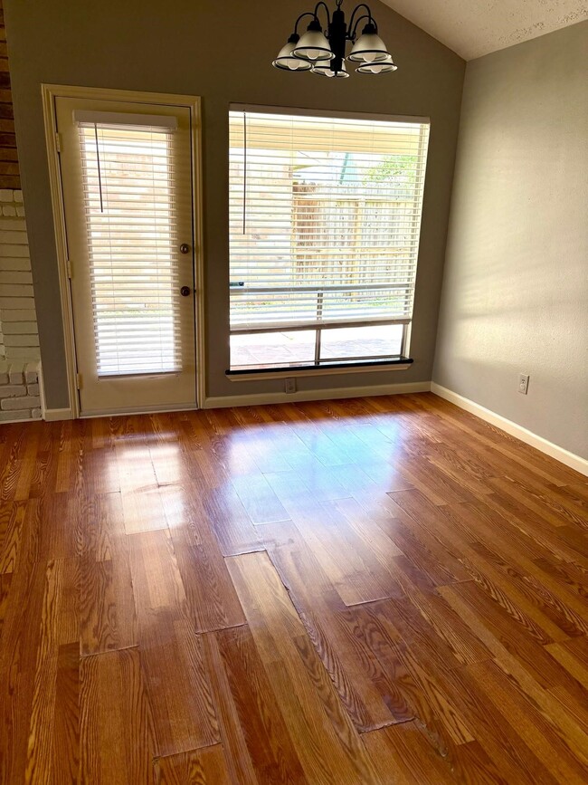 Building Photo - 2426 Planters Row