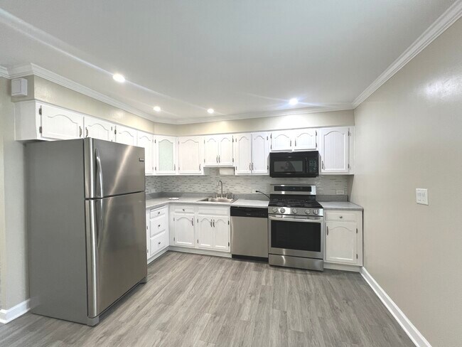 Building Photo - 206 Raupp Blvd