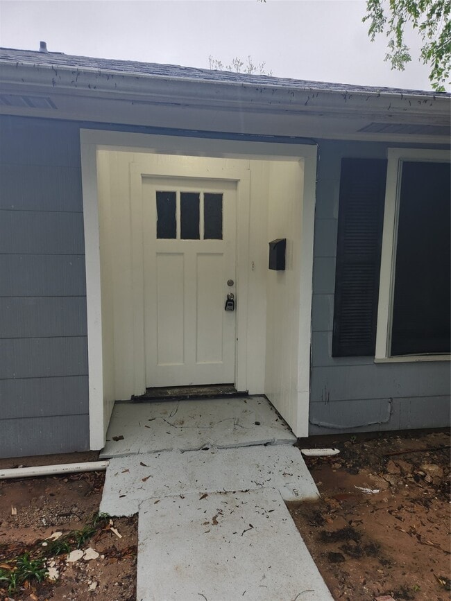 Building Photo - 1705 Frost St