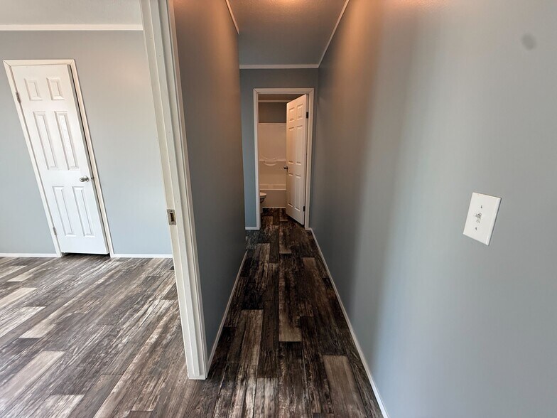 Building Photo - 11853 Cascade Cir