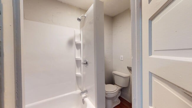 Building Photo - 1141 McKinley Ave