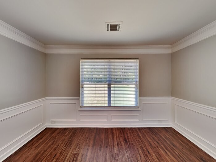 Building Photo - 6273 Selborn Dr SW
