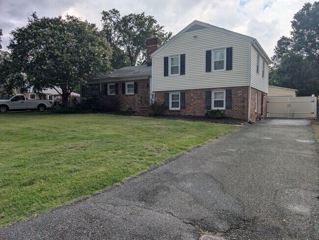 Building Photo - 7514 Greengate Dr