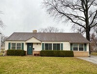 Building Photo - Charming Prairie Village Ranch – Move-In R...