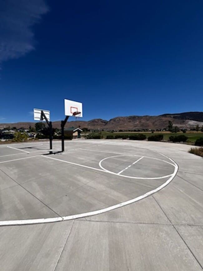 Building Photo - Modern 2 bed / 2 bath - Coming Soon! Available 3/15/2026!