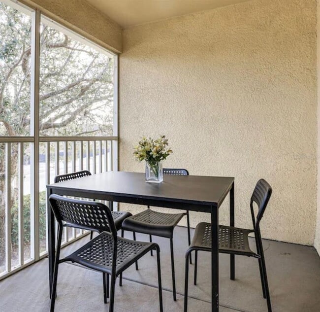 Building Photo - 2704 Club Cortile Cir