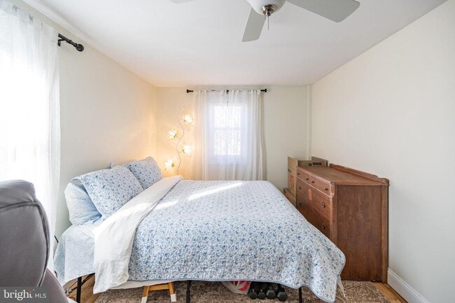 Building Photo - 2978 E Thompson St